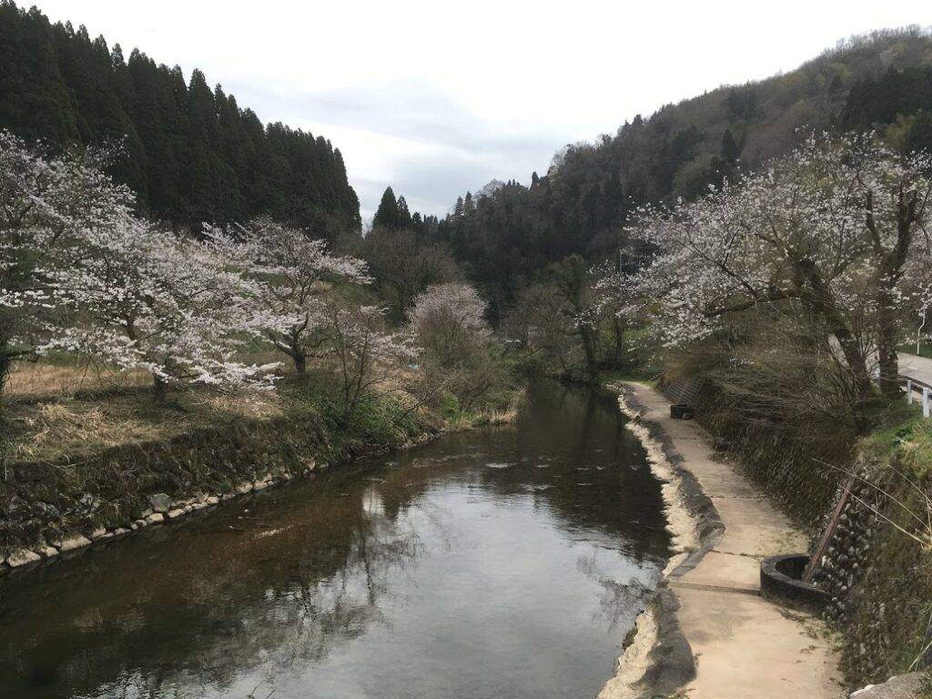 三井アウトレットパークから約15分 宮島温泉 滝乃荘 富山県小矢部市 おんせん風呂録